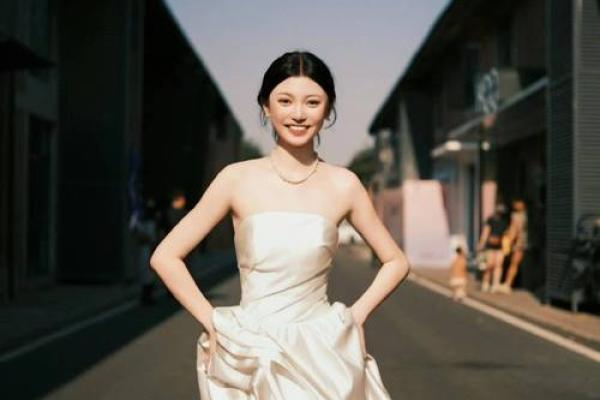 孙悦苒：优雅与智慧的完美融合，姓名运势之璀璨之星