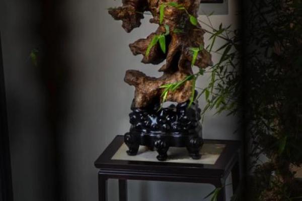 卧室内摆放石头风水到底好还是不好？揭秘家居石头风水奥秘