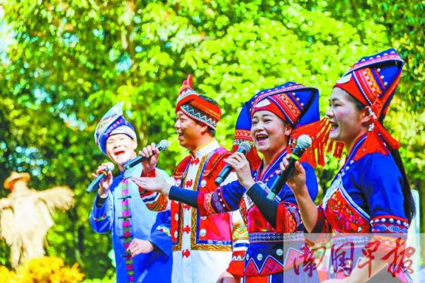 银饰闪耀,山歌嘹亮——壮族三月三民俗盛宴 银饰闪耀,山歌嘹亮——壮族三月三民俗盛宴