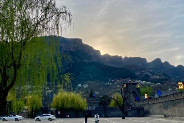 坐拥夕阳美景,西向豪宅风水宝地揭秘 坐拥夕阳美景,西向豪宅风水宝地揭秘
