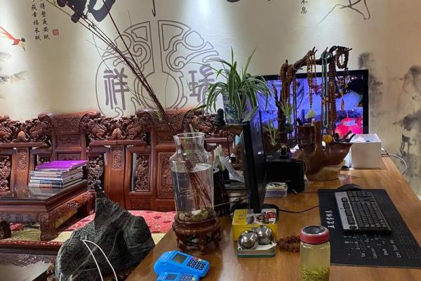 集体办公室桌子风水秘籍:助你事业蒸蒸日上! 集体办公室桌子风水秘籍:助你事业蒸蒸日上!