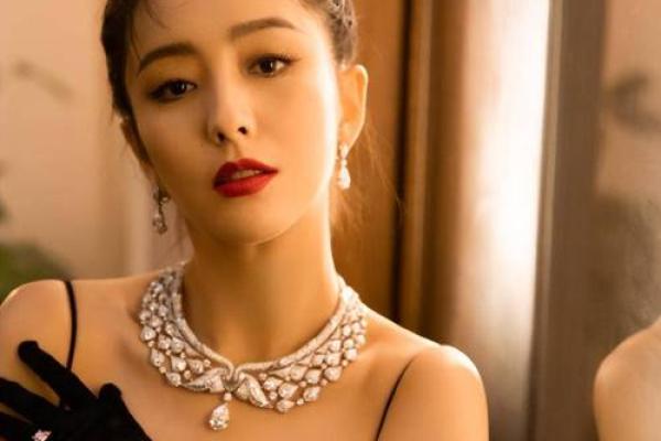 佟丽娅婚姻命理大揭秘，夫妻缘分深浅一探究竟